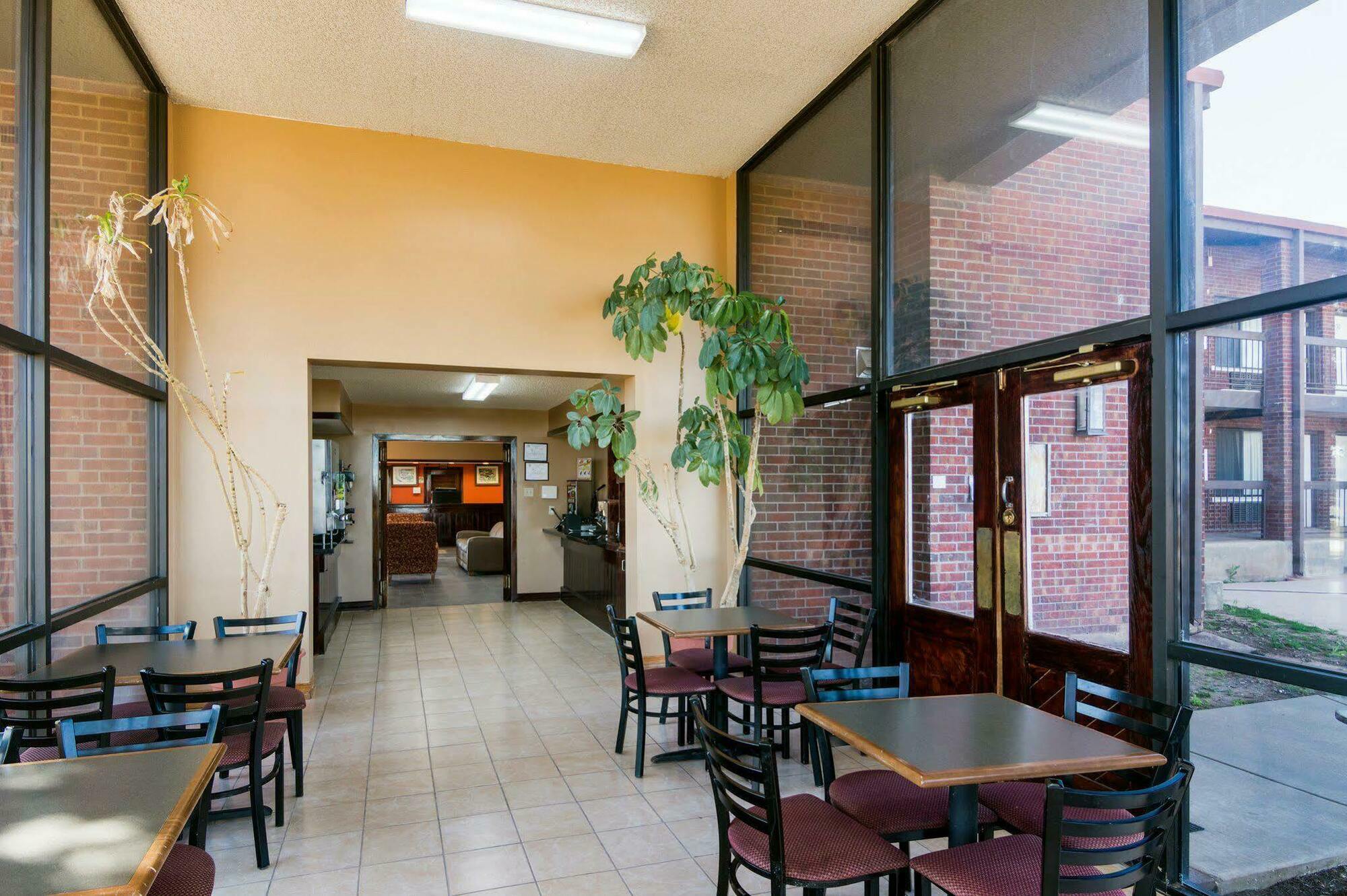 Econo Lodge Wichita Falls Downtown Kültér fotó